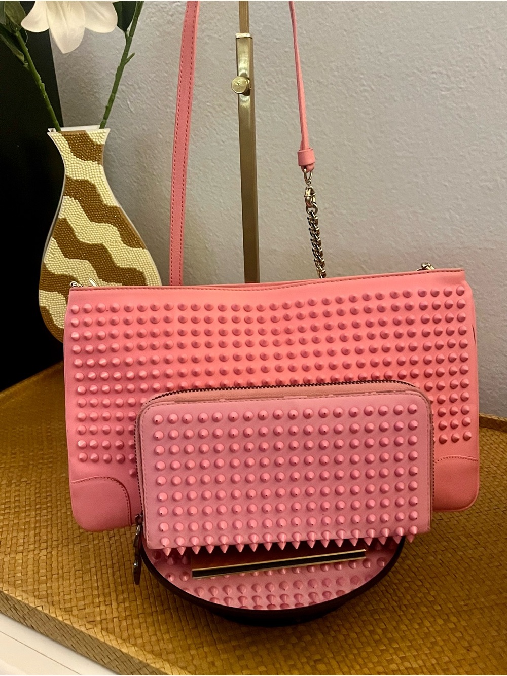GUC Christian Louboutin Pink
Loubipouch + Panettone Wallet
Matching Set